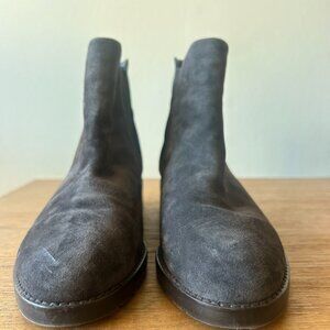 Stuart Weitzman Suede Chelsea Boots Gray 35.6 / 7